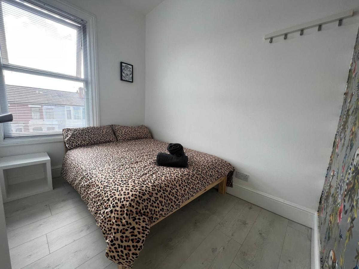 Safari Apartment, Free Parking, 10Min Walk To Blackpool Tower, Sleeps 12 Exterior foto